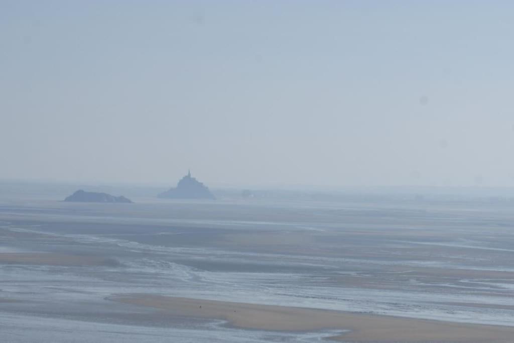 Maison Vue Sur Le Mont Saint Michel Et Sa Baie Champeaux Exterior photo